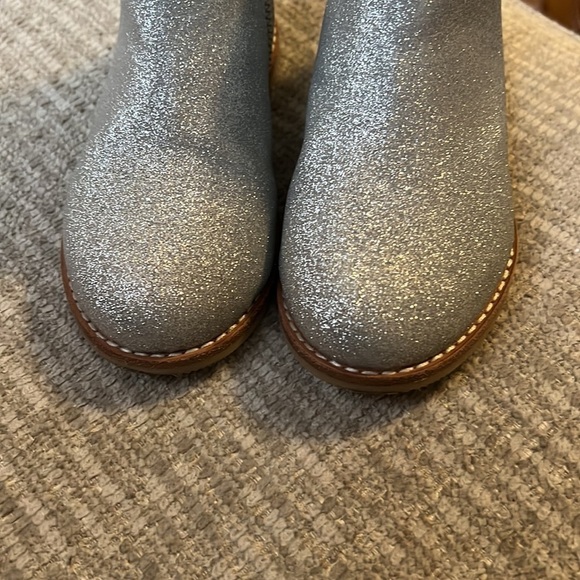 Janie and Jack girls silver boots size 8 - Picture 6 of 7